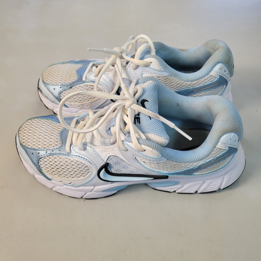 Nike Women's 7.5 V5 RNR Running Shoes Sneakers White Blue Athletic IF2330-001 - Picture 2 of 6